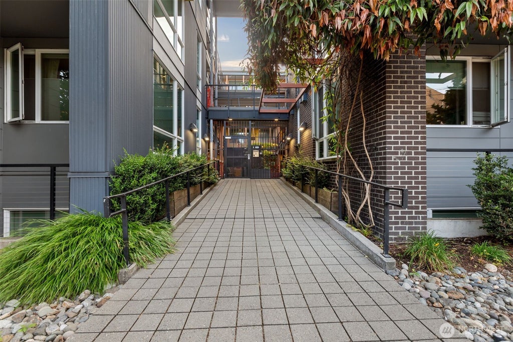 Photo of 121 12th Avenue E #506, Seattle, WA 98102 (MLS # 2575677)