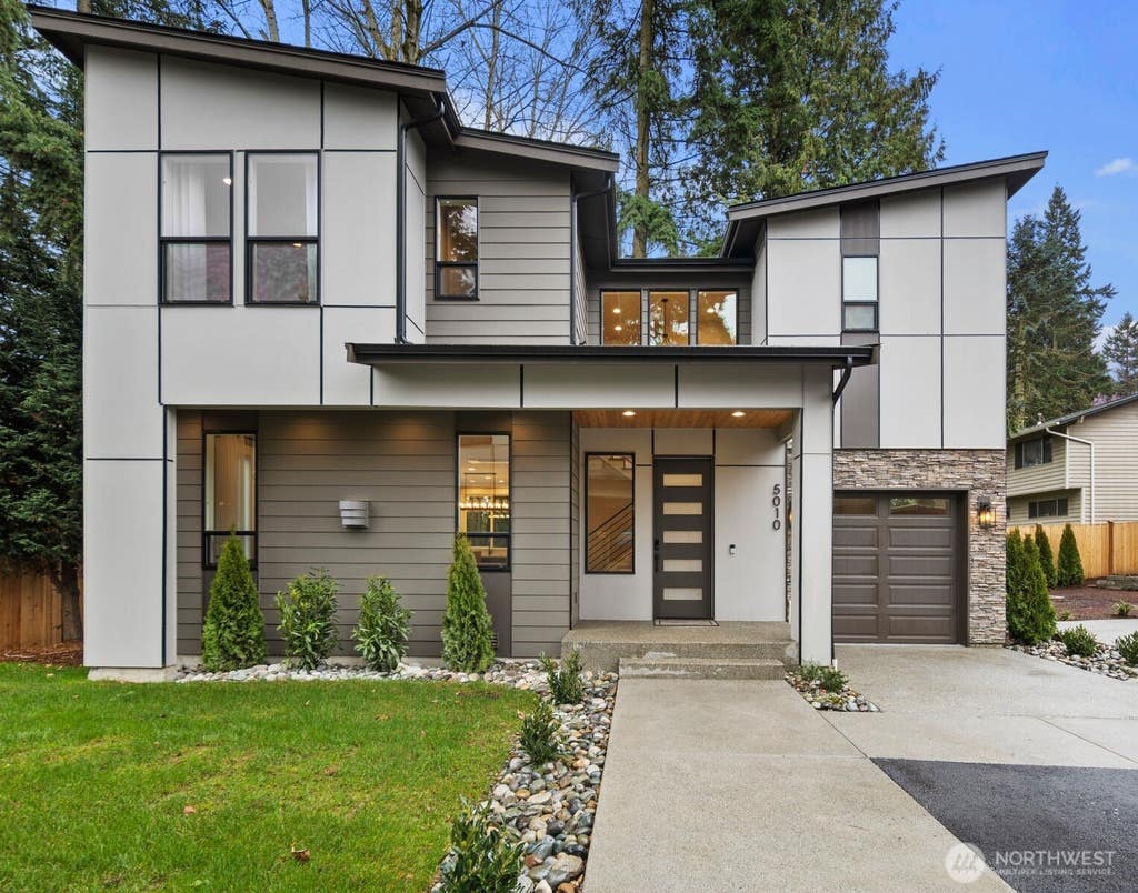 Photo of 5010 114th Avenue NE, Kirkland, WA 98033 (MLS # 2558902)