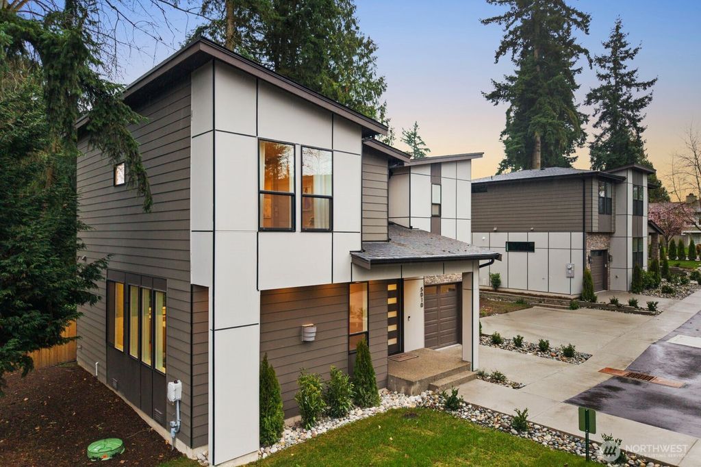 Photo of 5010 114th Avenue NE, Kirkland, WA 98033 (MLS # 2558902)
