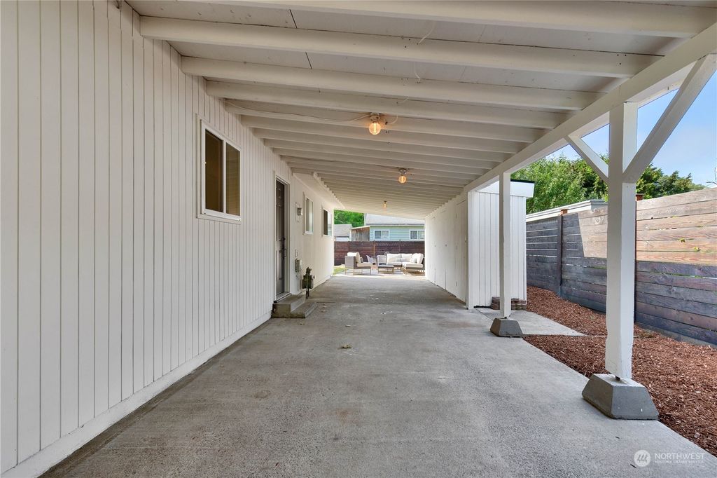 Photo of 219 SW 108th Street, Seattle, WA 98146 (MLS # 2071771)