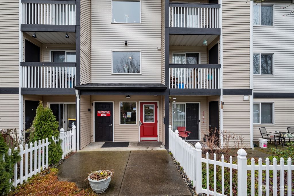 Photo of 16517 Currie Road SE #B202, Monroe, WA 98272 (MLS # 2200505)