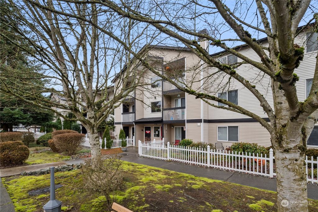 Photo of 16517 Currie Road SE #B202, Monroe, WA 98272 (MLS # 2200505)