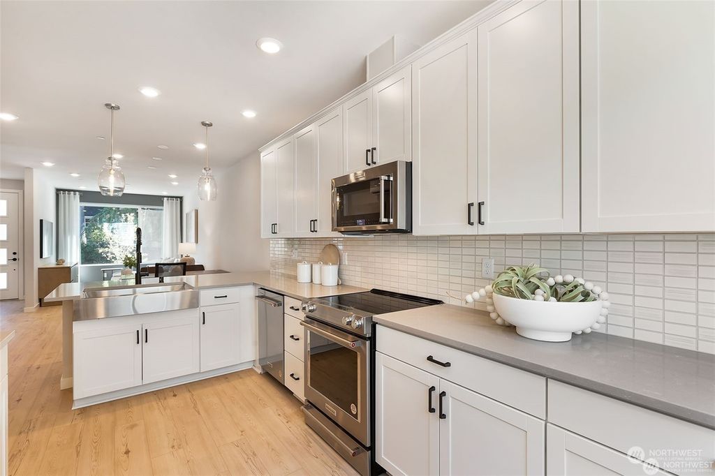 Photo of 2126 N 147th Street #B, Shoreline, WA 98133 (MLS # 2192870)