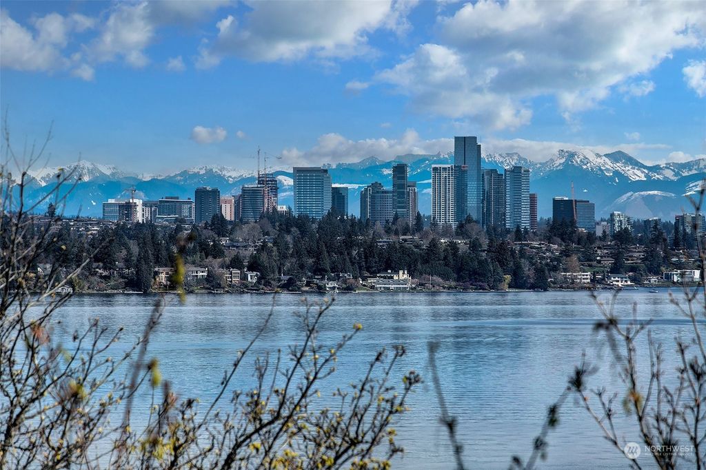 Photo of 1502 40th Avenue, Seattle, WA 98122 (MLS # 2135209)