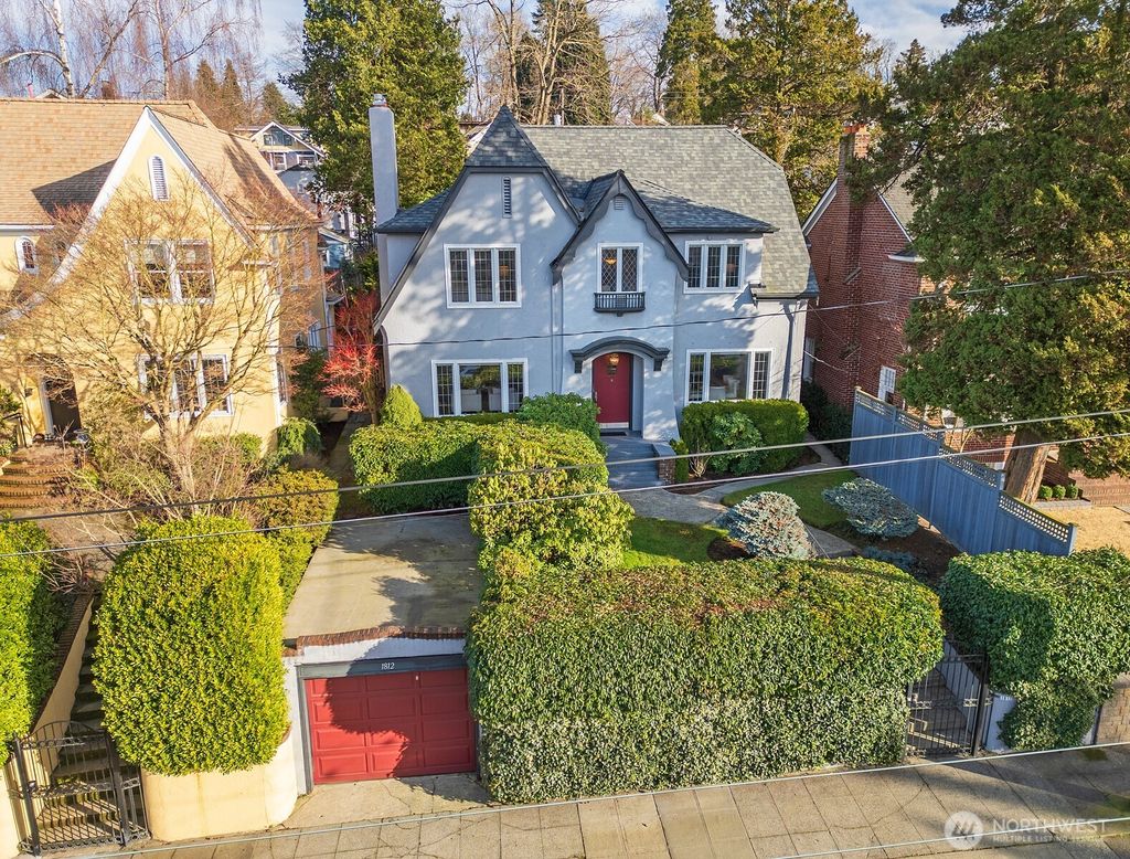 Photo of 1812 10th Avenue E, Seattle, WA 98102 (MLS # 2478047)