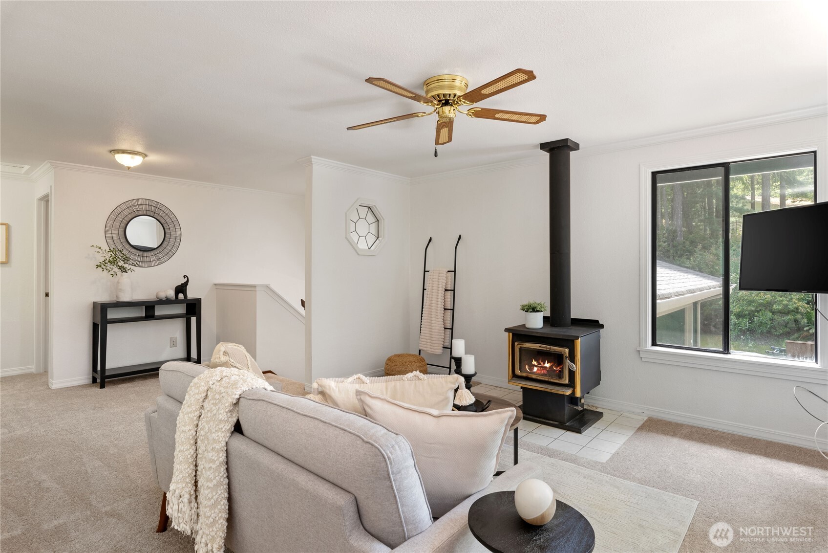 60 E Christmas Tree Place