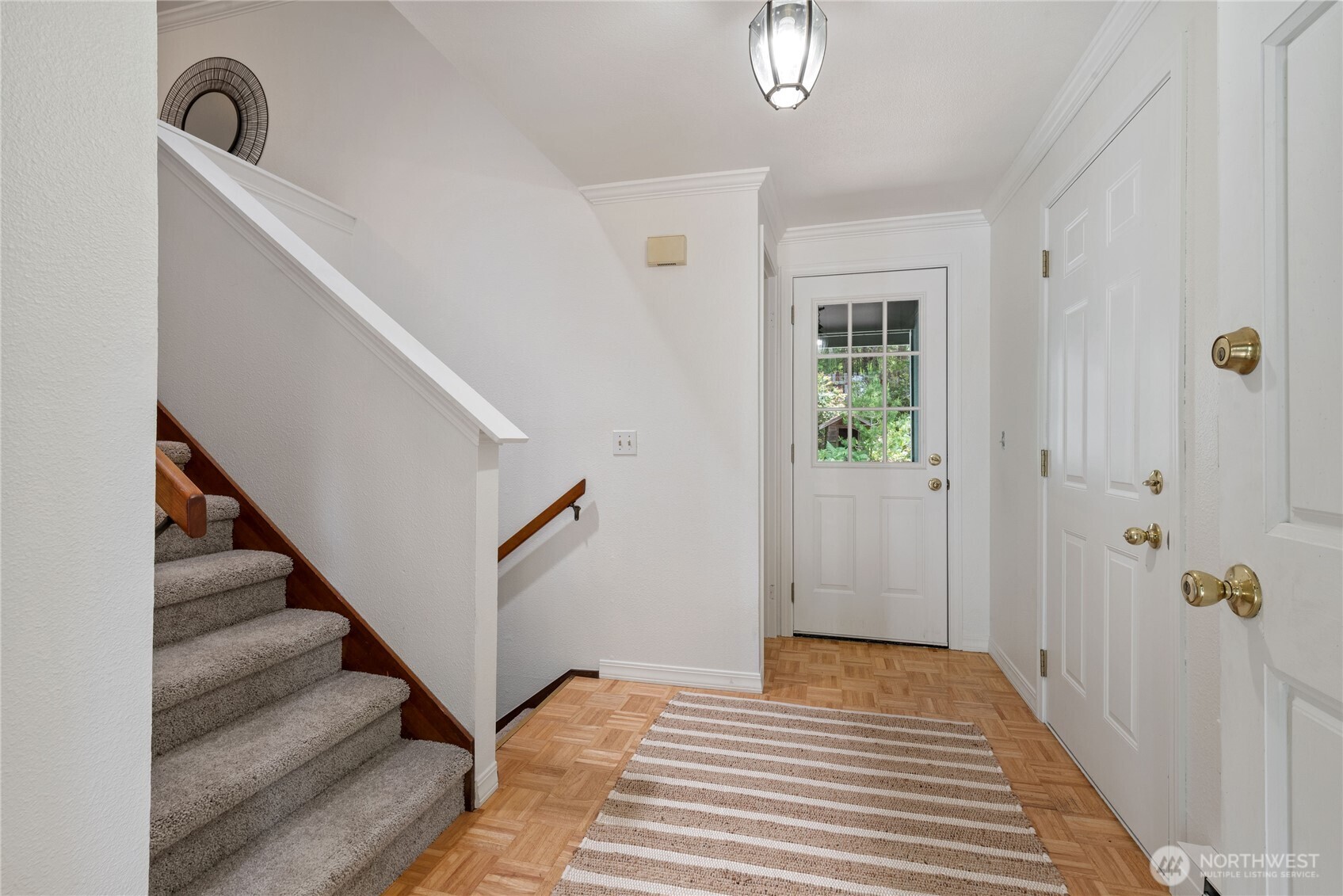 60 E Christmas Tree Place