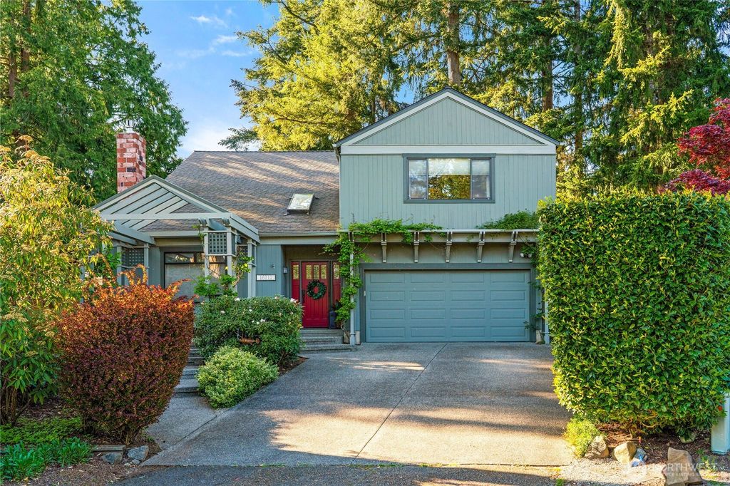 Photo of 16712 SE 31st Street, Bellevue, WA 98008 (MLS # 2364585)