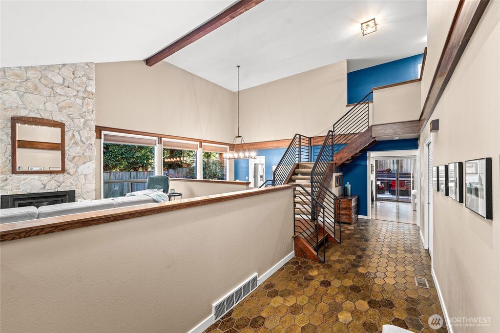 Photo of 16712 SE 31st Street, Bellevue, WA 98008 (MLS # 2364585)