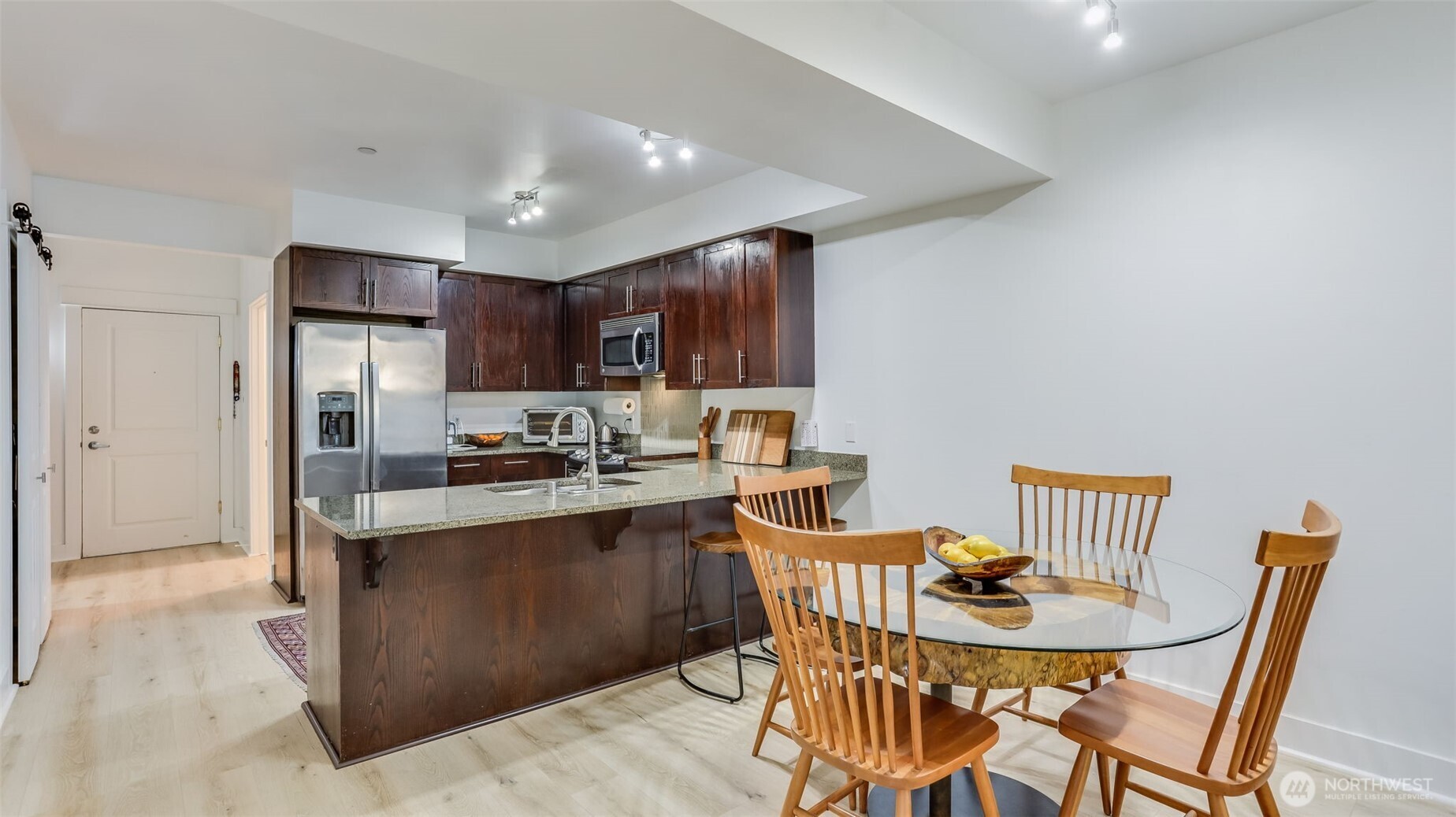 699 John Street 306
