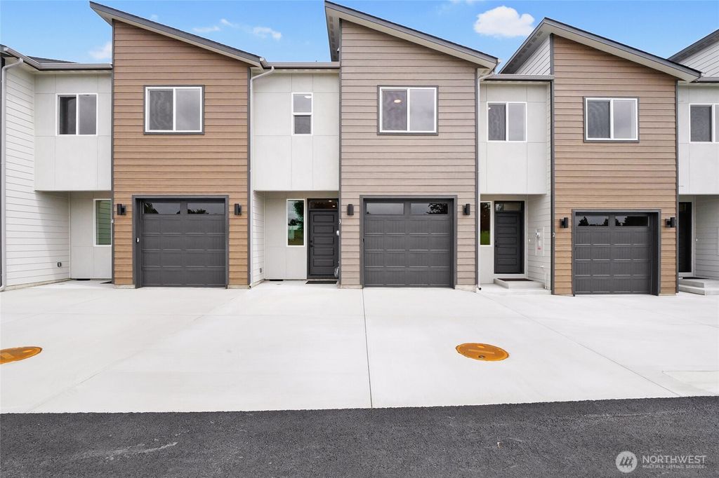 Photo of 6398 NE Melby Way #3, Moses Lake, WA 98837 (MLS # 2528602)