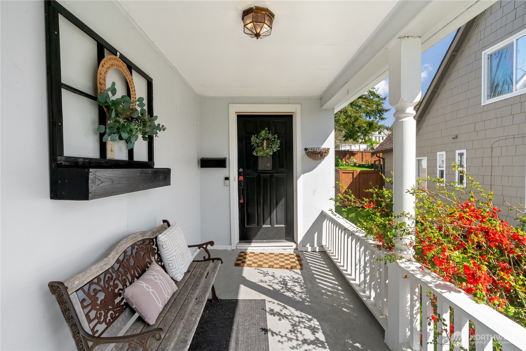 522 W 6th Street