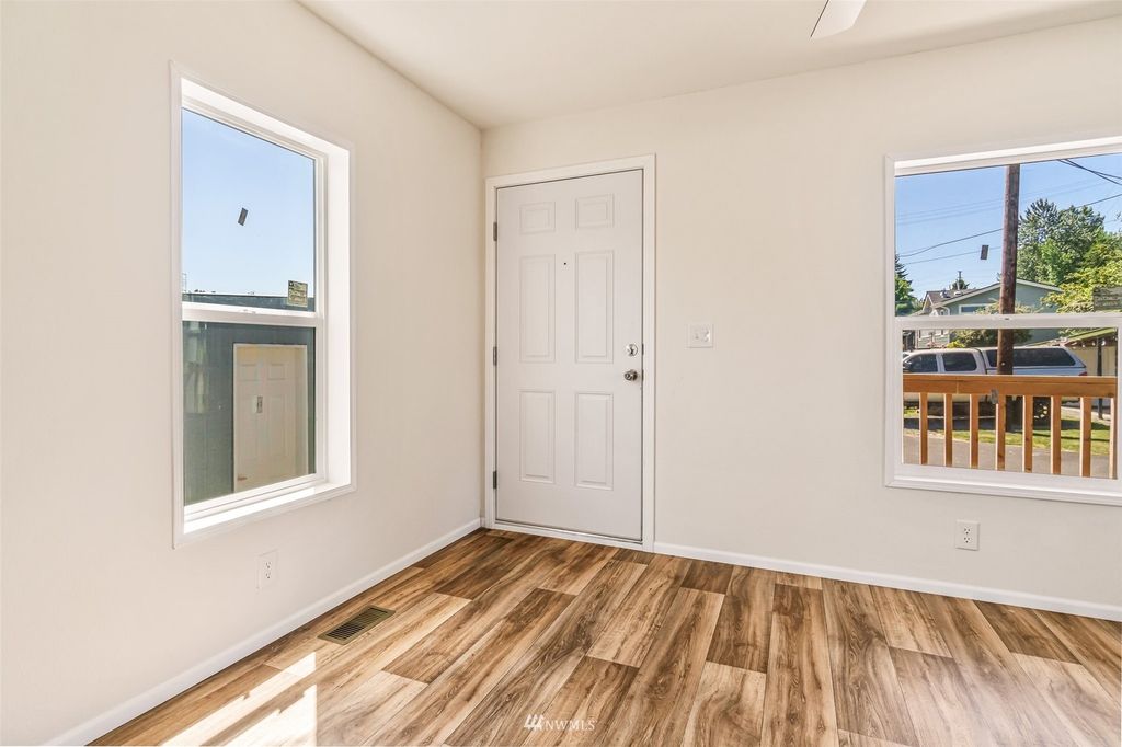 Photo of 14322 Admiralty Way #74, Lynnwood, WA 98037 (MLS # 1970602)