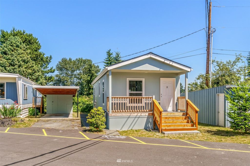 Photo of 14322 Admiralty Way #74, Lynnwood, WA 98037 (MLS # 1970602)