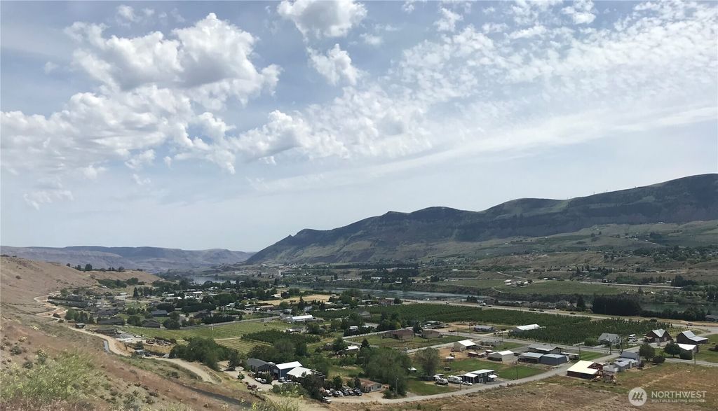 Photo of 0 S Noble Moonburn Lane, East Wenatchee, WA 98802 (MLS # 2522633)