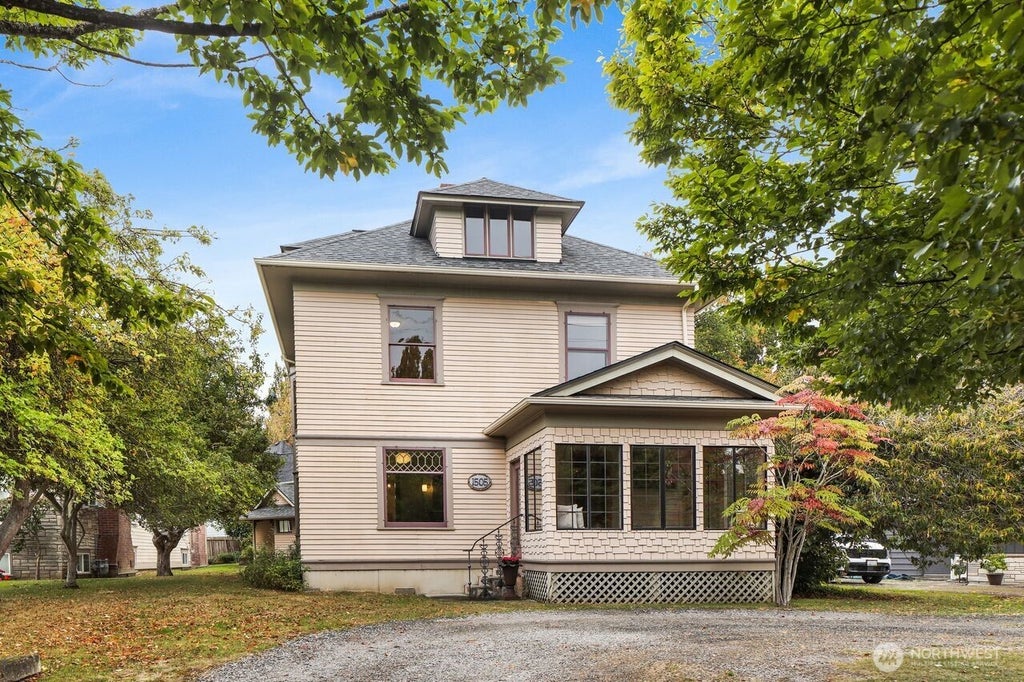 Photo of 1505 Broadway, Bellingham, WA 98225 (MLS # 2588122)