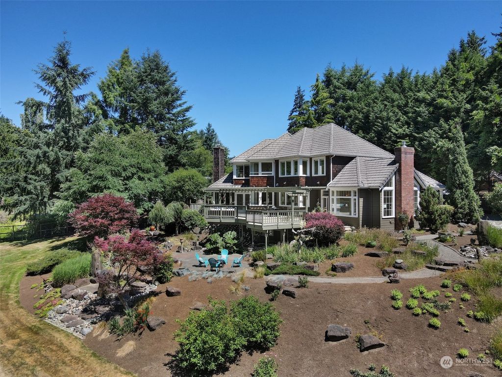 Photo of 20035 73rd Avenue NE, Kenmore, WA 98028 (MLS # 2162167)