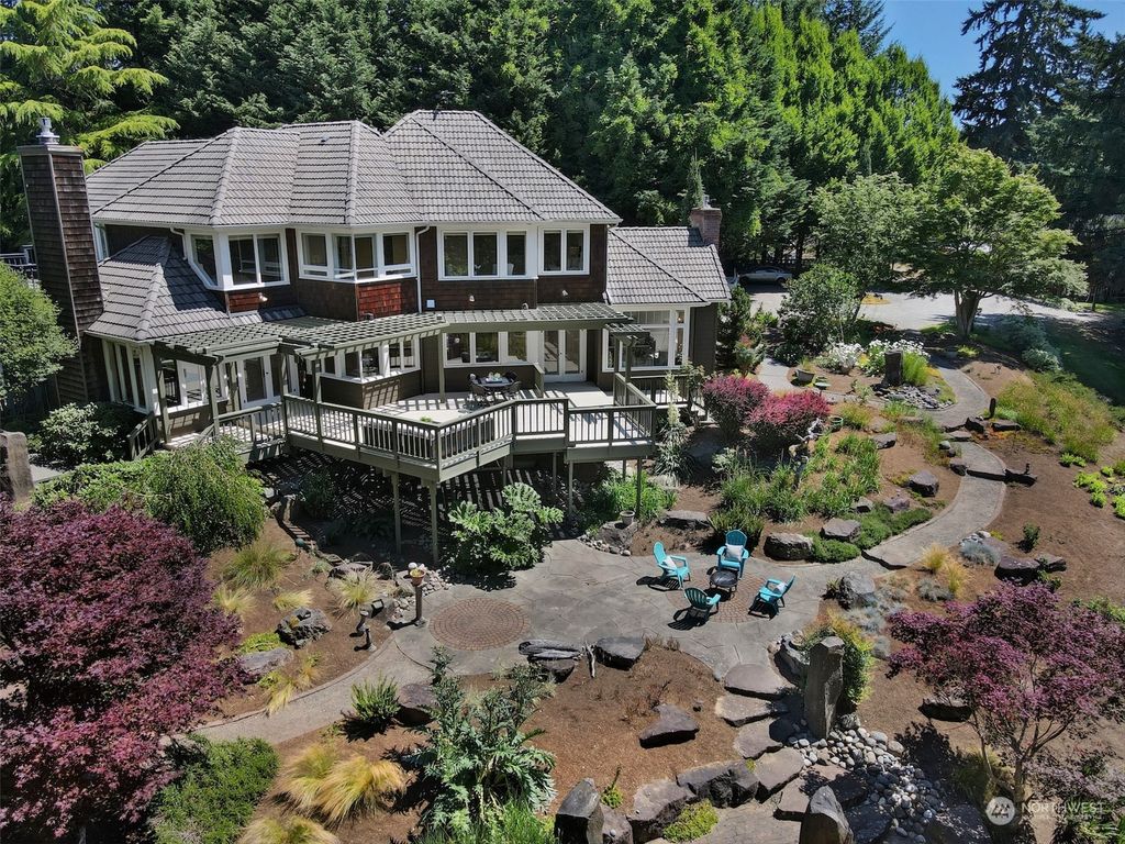 Photo of 20035 73rd Avenue NE, Kenmore, WA 98028 (MLS # 2162167)