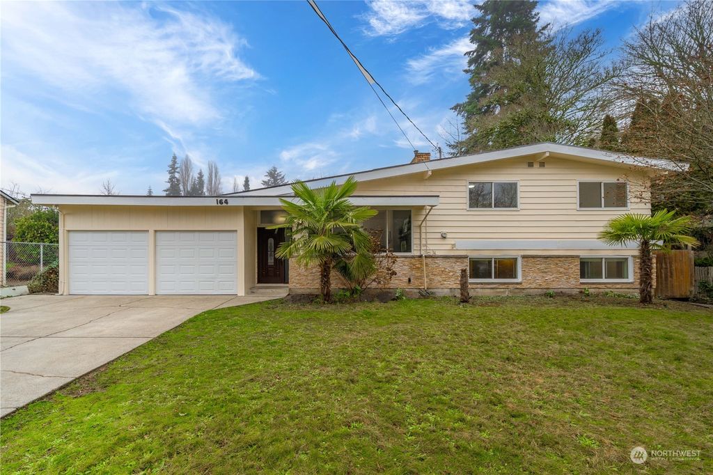 Photo of 164 154th Place NE, Bellevue, WA 98007 (MLS # 2315695)