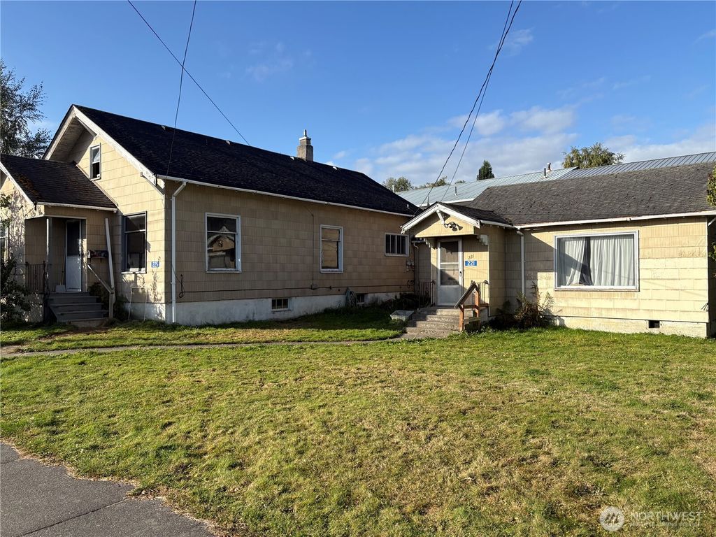 Photo of 221 South Cherry Street, Burlington, WA 98233 (MLS # 2442624)