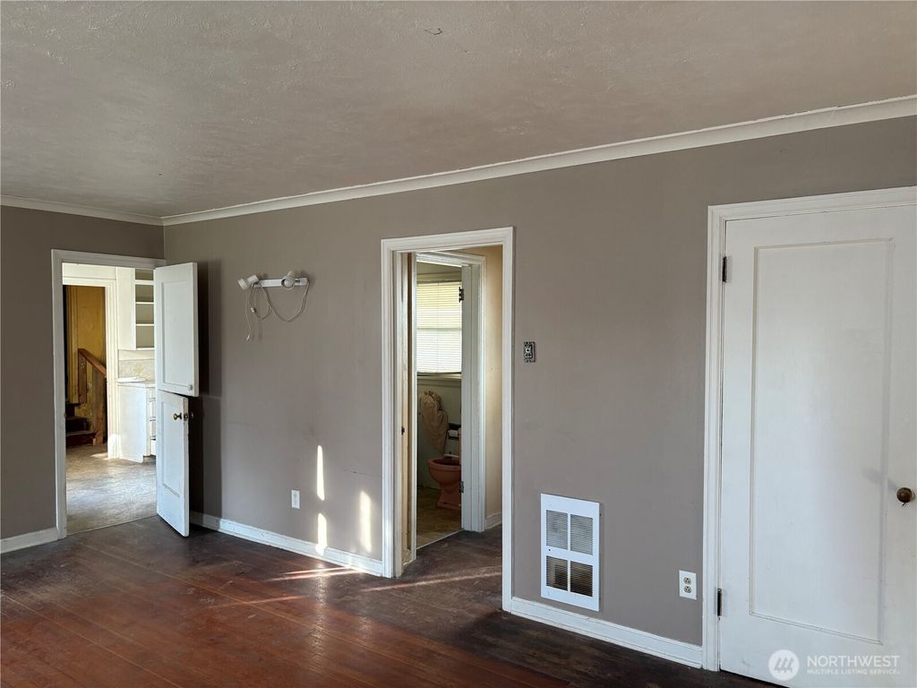 Photo of 221 South Cherry Street, Burlington, WA 98233 (MLS # 2442624)