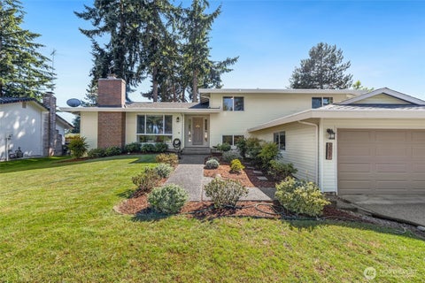 Photo of 3657 SW 318th Street, Federal Way, WA 98023 (MLS # 2543334)