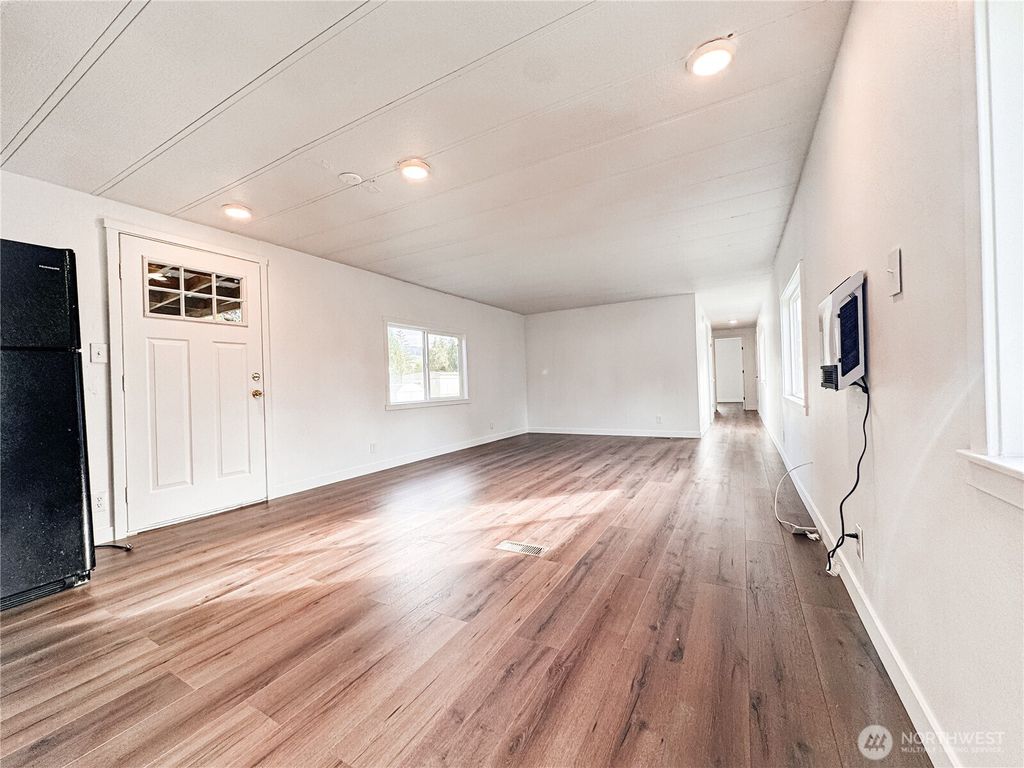 listing image 9369212339606191638