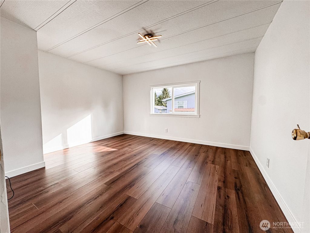 listing image 9362532650302854478