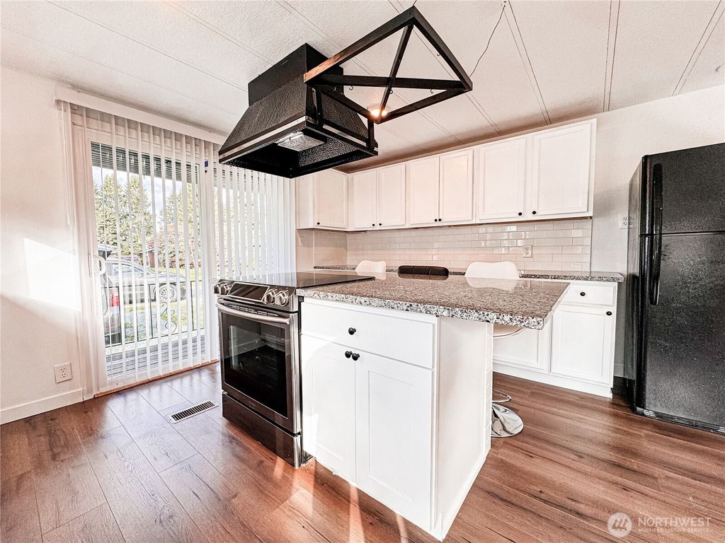 listing image 9360532453015806873