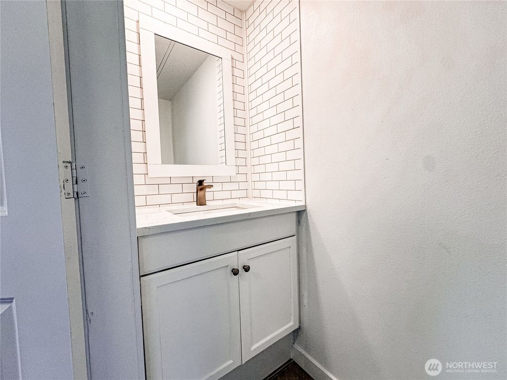 listing image 9368075651679697587