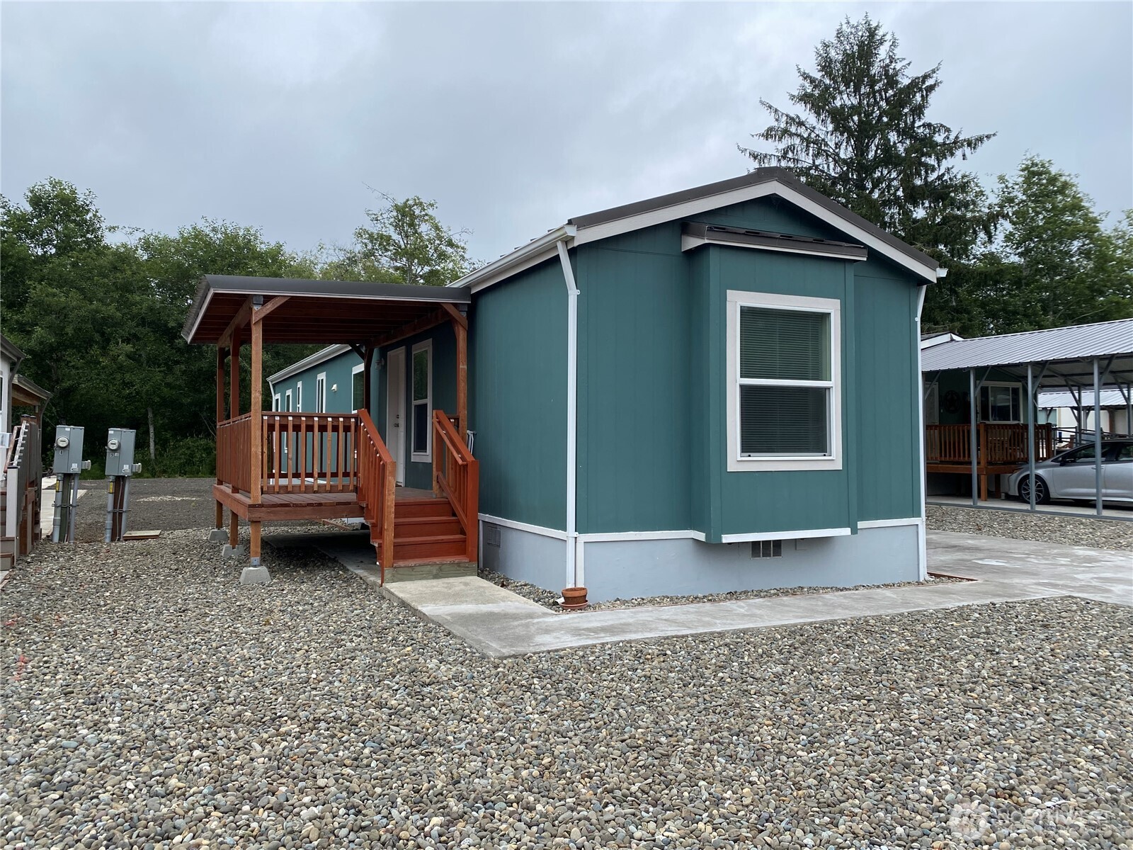 2010 Broadway Avenue 9