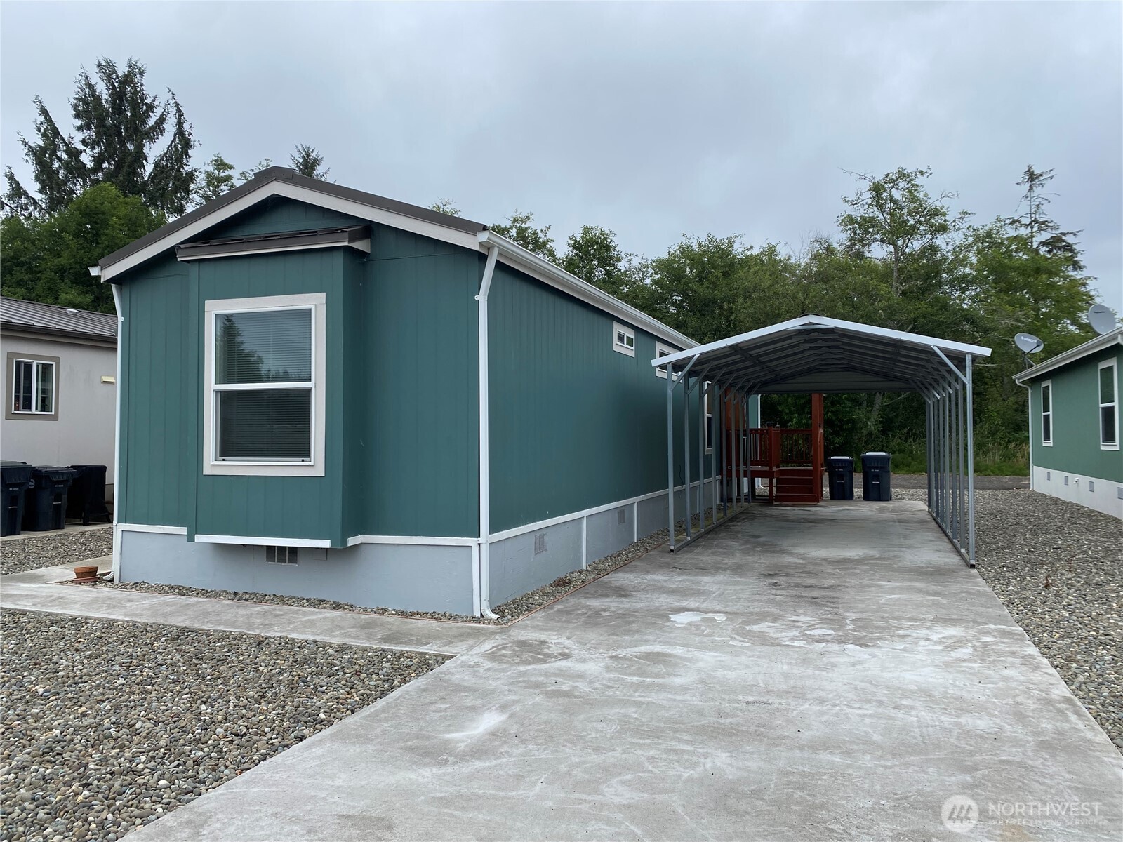 2010 Broadway Avenue 9