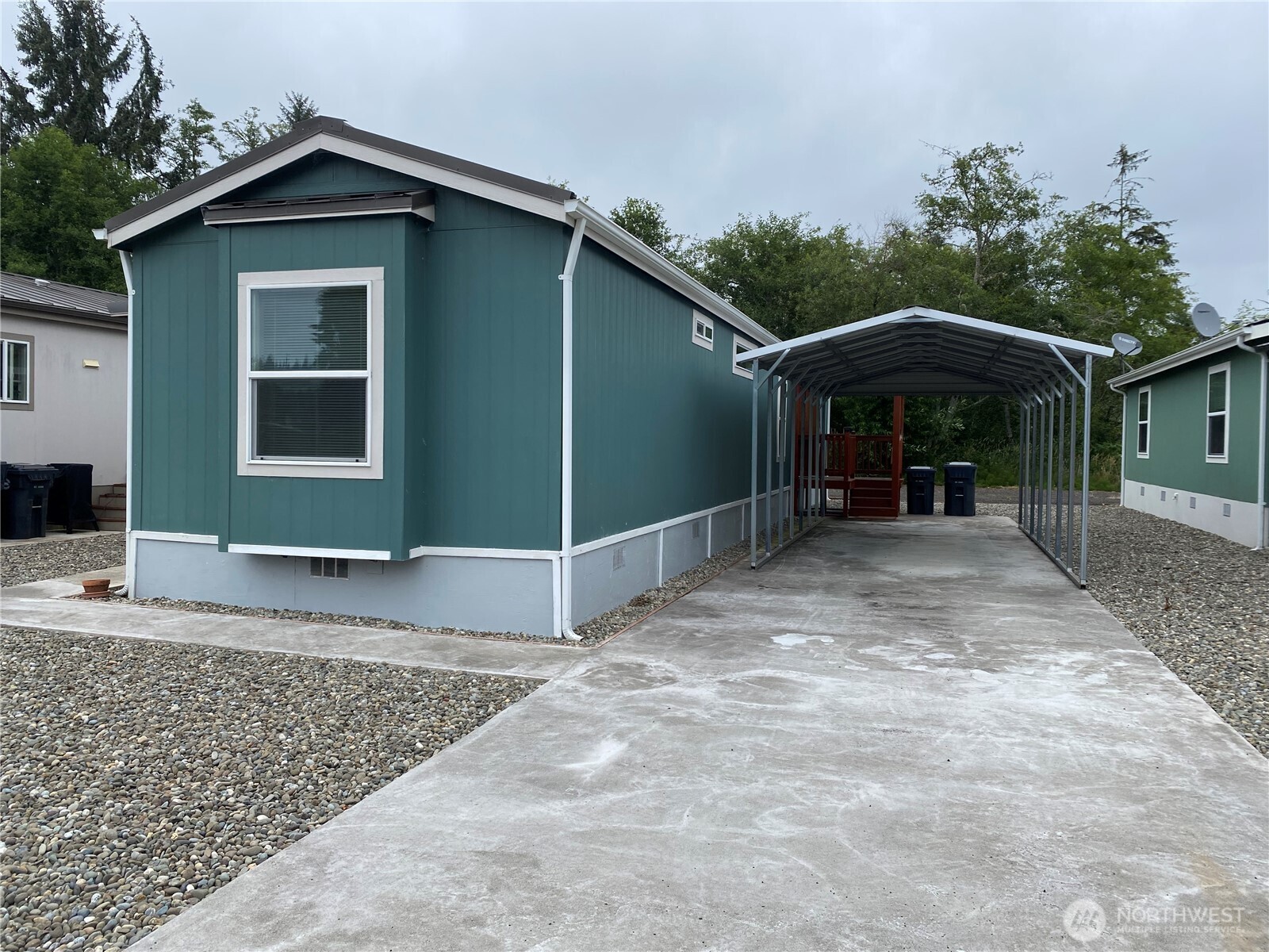 2010 Broadway Avenue 9