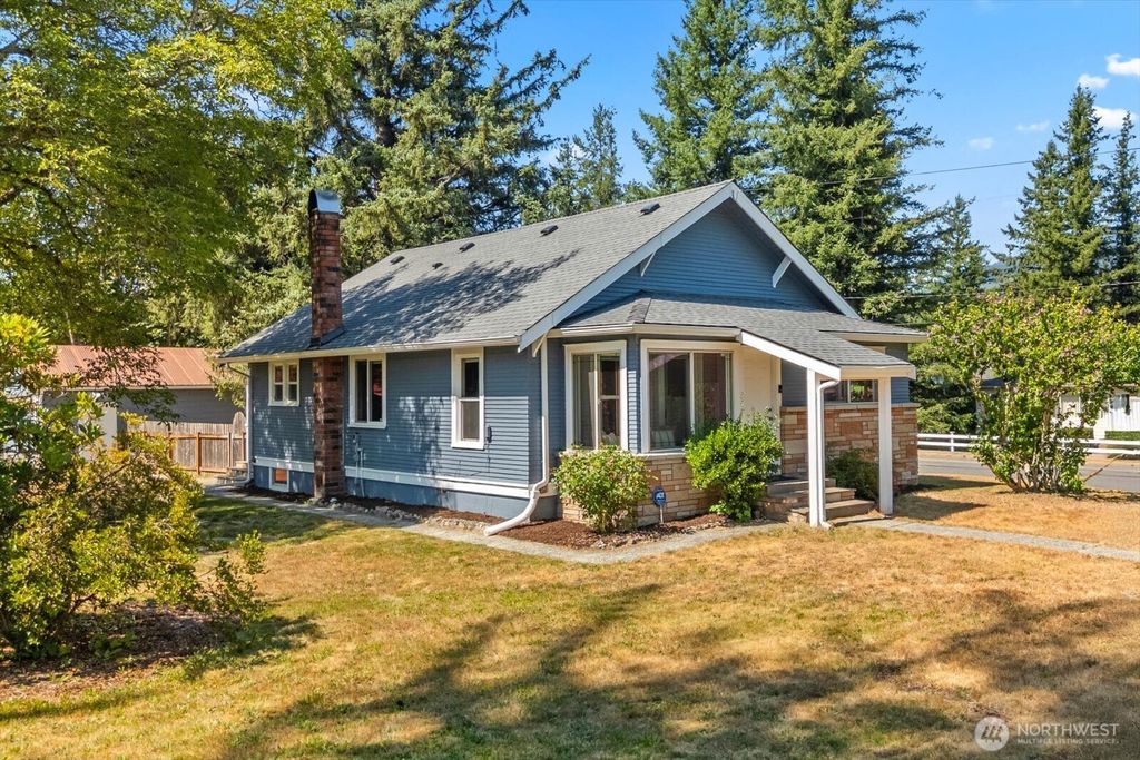 Photo of 157 8th Street, Gold Bar, WA 98251 (MLS # 2406869)