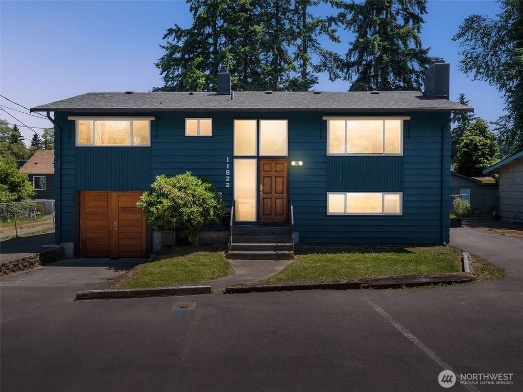 Photo of 11822 10th Avenue S, Seattle, WA 98168 (MLS # 2384645)