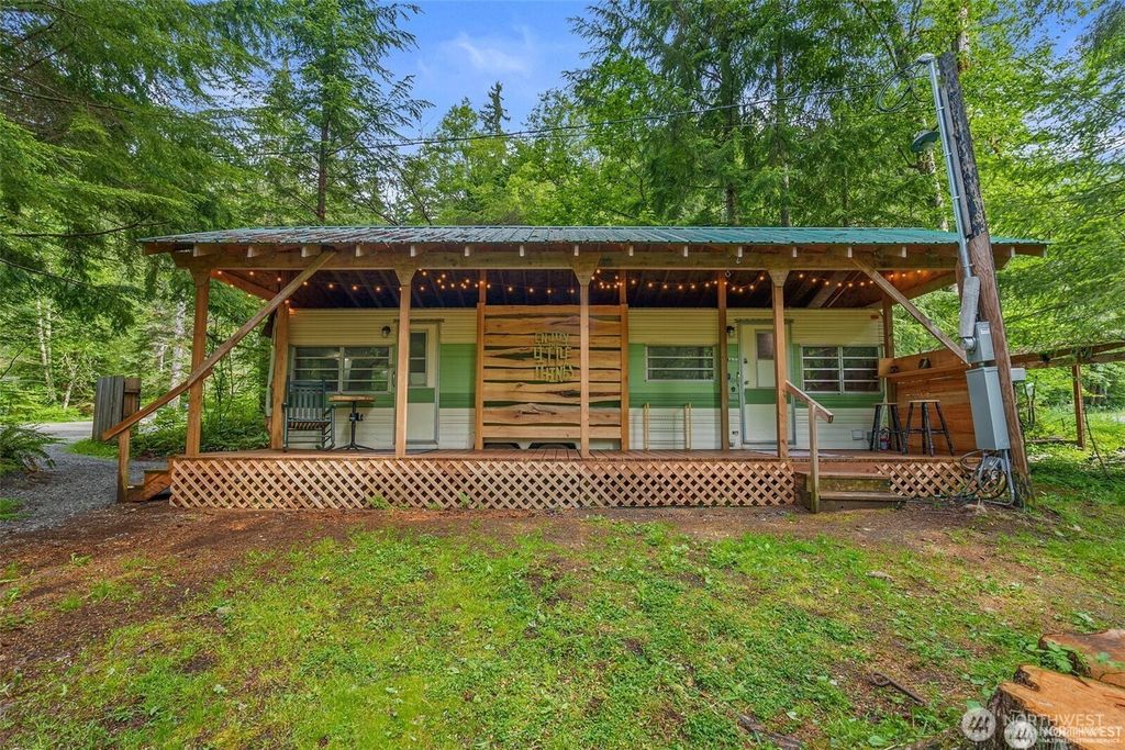 Photo of 137 Paradise Drive, Ashford, WA 98304 (MLS # 2528676)