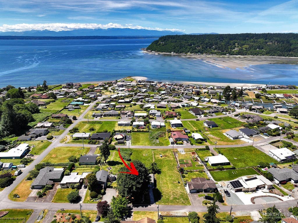 Photo of 8216 Whidbey Drive, Clinton, WA 98236 (MLS # 2543584)