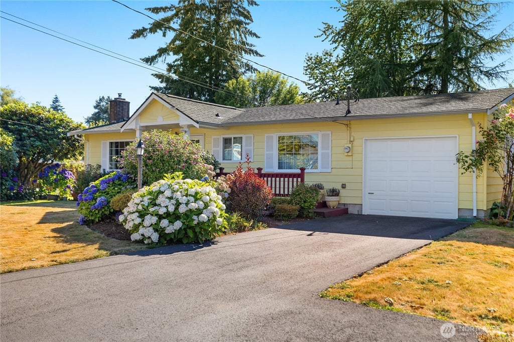 Photo of 1019 Lybarger Street NE, Olympia, WA 98506 (MLS # 2563839)