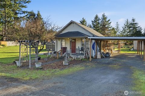 Photo of 403 Queen Avenue, Pe Ell, WA 98572 (MLS # 2517580)