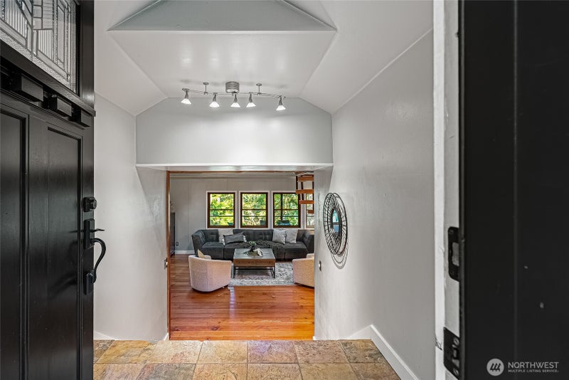 1823 Emerald Lake Way