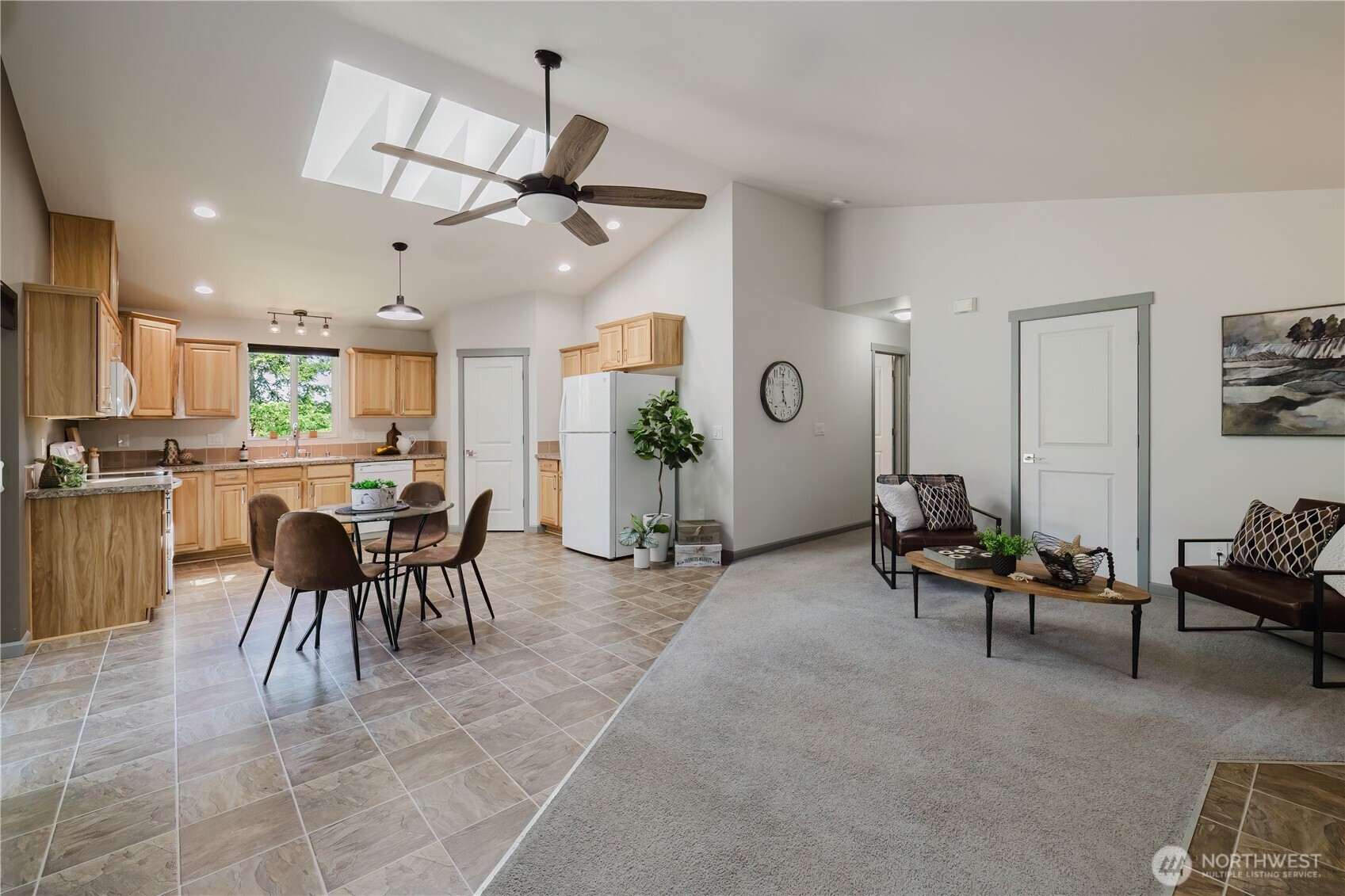253 E Mountain View Drive