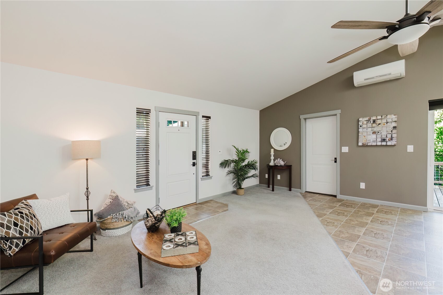 253 E Mountain View Drive