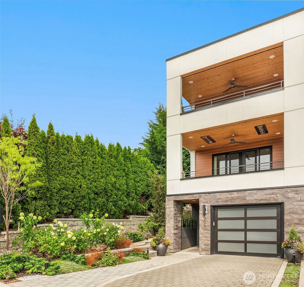 Photo of 206 5th Avenue, Kirkland, WA 98033 (MLS # 2396198)