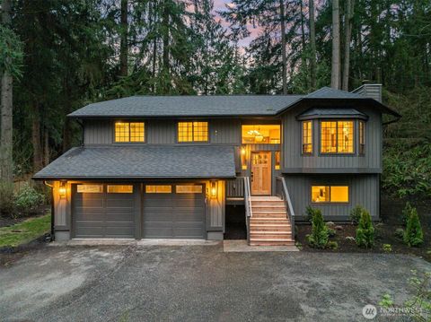 Photo of 15817 SE Newport (private drive) Way, Bellevue, WA 98006 (MLS # 2498910)