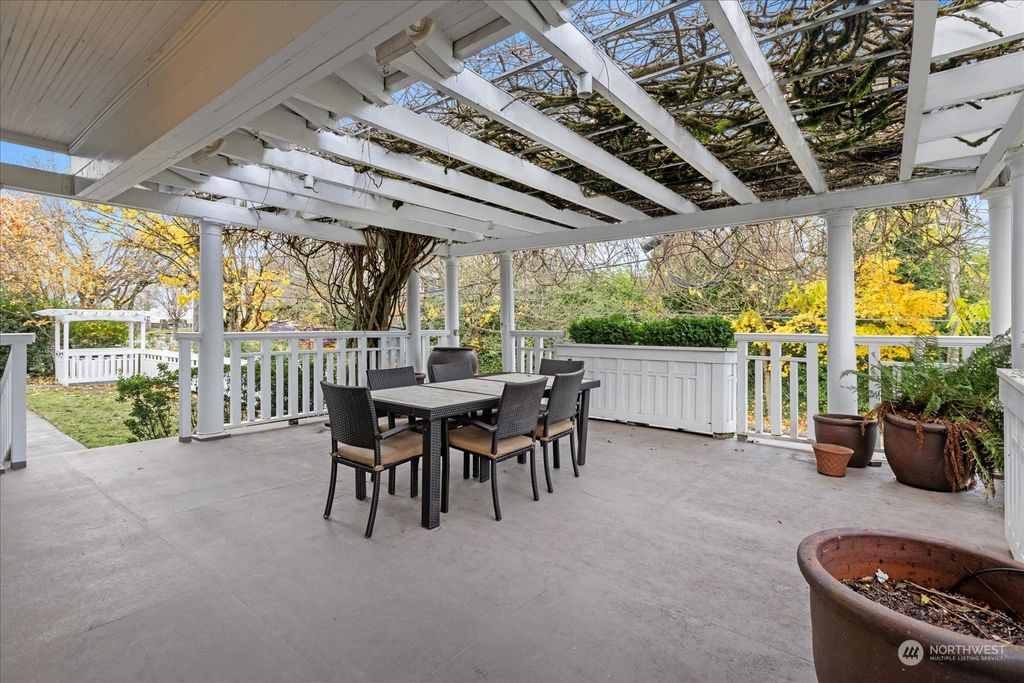 listing image 9365080285143360613
