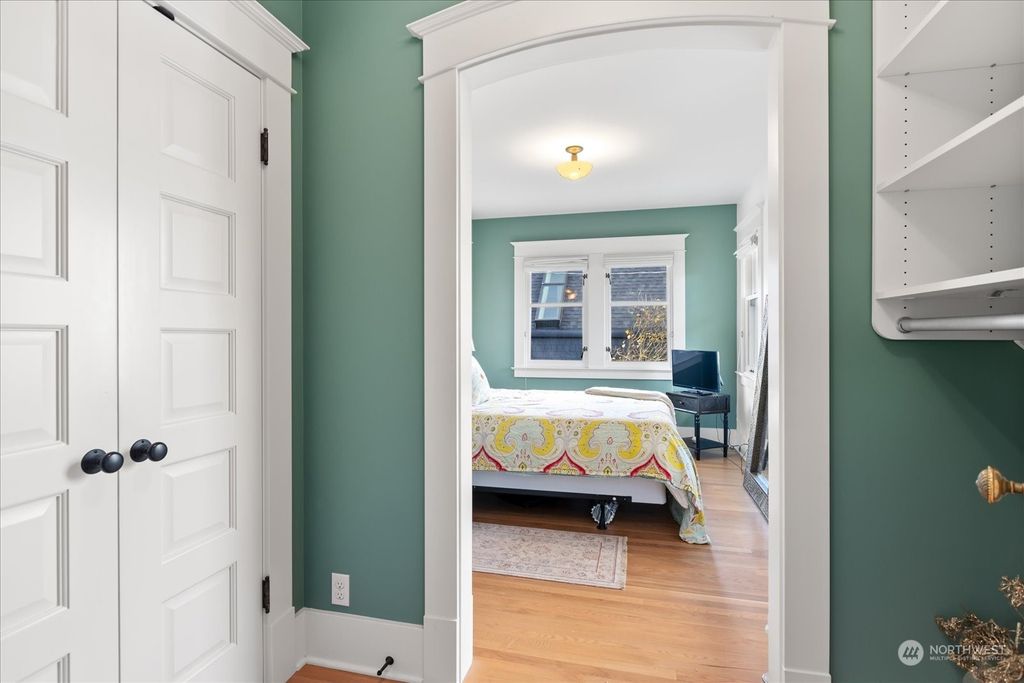 listing image 9360599475175377572
