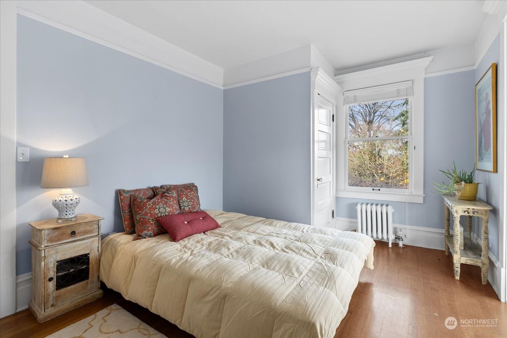 listing image 9360042541561147584