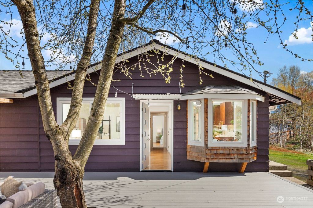 Photo of 6734 17th Avenue SW, Seattle, WA 98106 (MLS # 2056557)