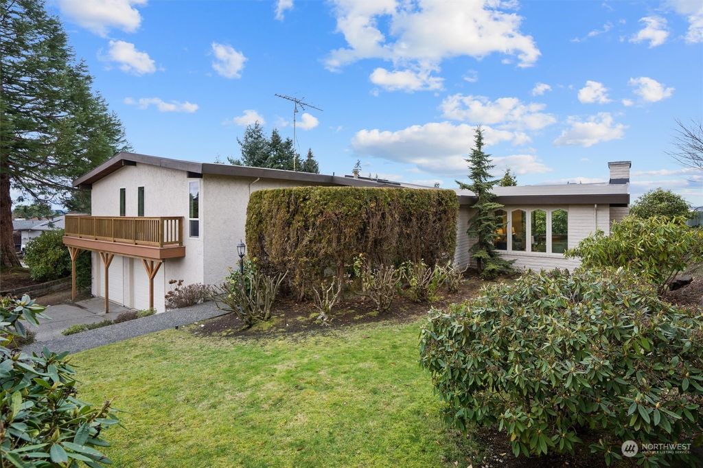 Photo of 904 S 293rd Street, Federal Way, WA 98003 (MLS # 2026910)