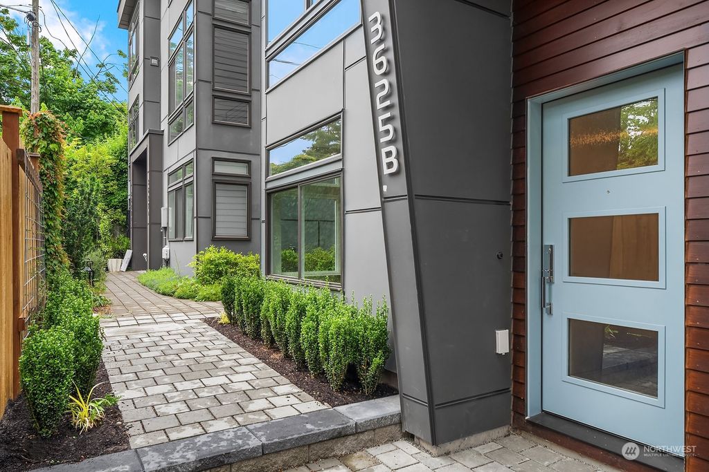 Photo of 3625 B Linden Avenue N, Seattle, WA 98103 (MLS # 2061834)